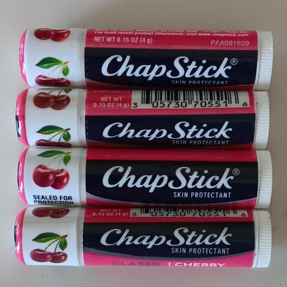 CHAPSTICK Classic Cherry Lip Balm Skin Protectant Total 4 NEW